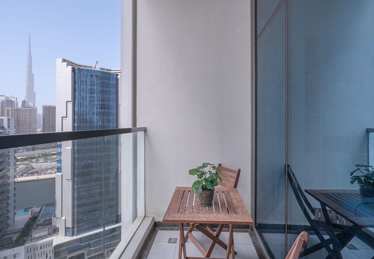 Studio in Dubai - Burj Khalifa View | Cosy Studio | On High Floor