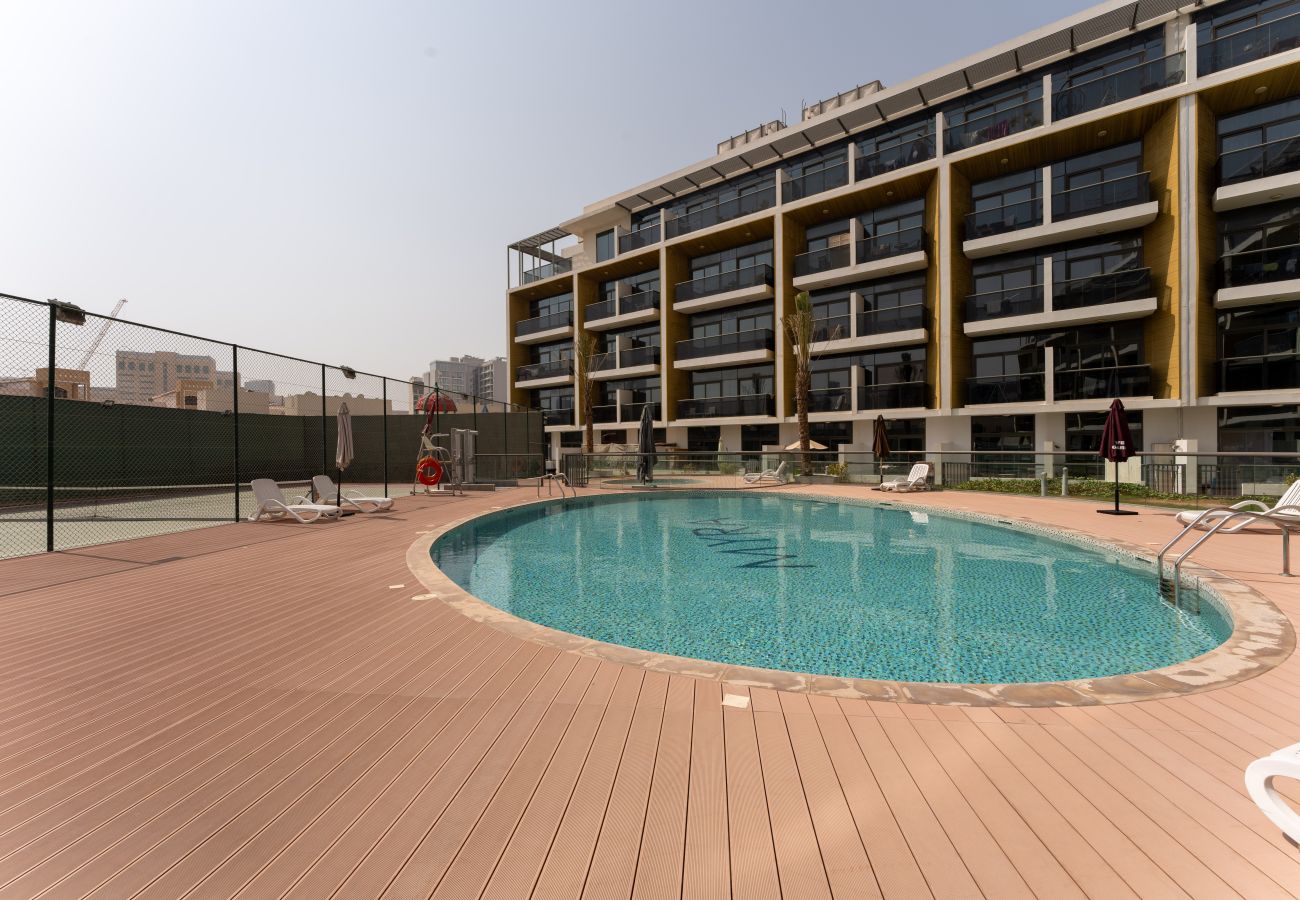 Studio in Dubai - Beautiful Pool View | Next to Circle Mall | Charming 