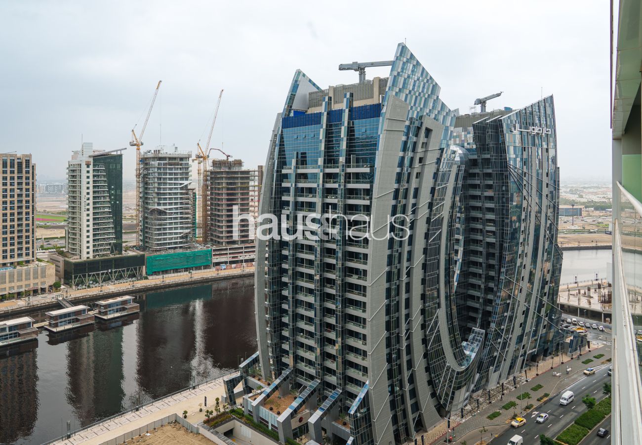 Apartment in Dubai - Canal View | Well Connected | Near Downtown