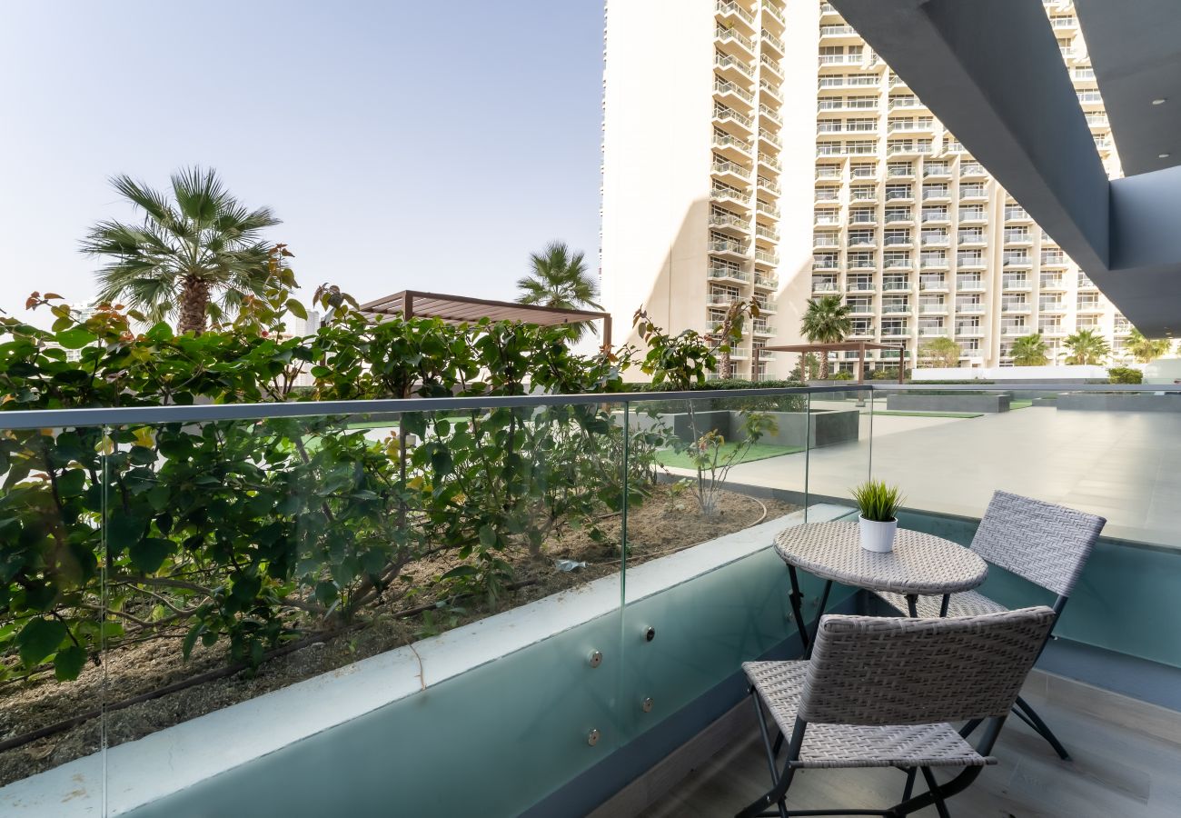 Квартира-студия на Dubai - Балкон | Домашний | Доступ к бассейну и тренажерному залу