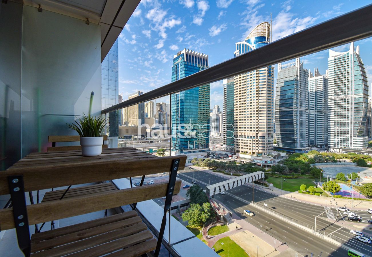 Квартира-студия на Dubai - Просмотр сообщества | Балкон | Просторный