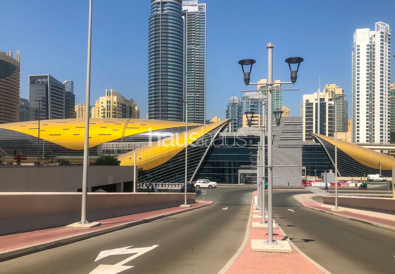 Квартира-студия на Dubai - Полностью оборудованная студия прямо у станции метро