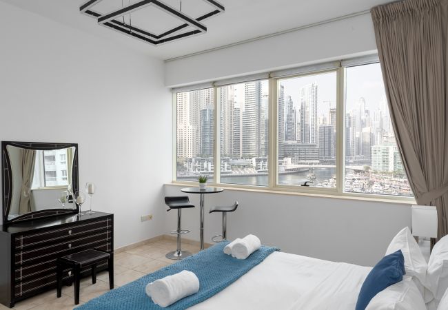 Апартаменты на Dubai - полный вид на пристань для яхт | Яркие | Уютный