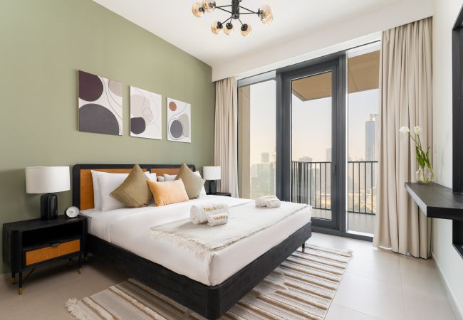Апартаменты на Dubai - Chic 1BR | Stunning City & Pool View | Central