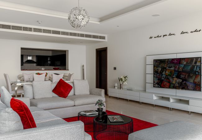 Апартаменты на Dubai - Доступ к пляжу | Удобства в курортном стиле | Комната горничной
