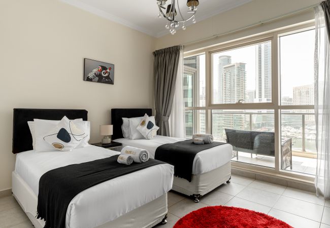 Апартаменты на Dubai - Набережная | Отличный вид на пристань для яхт | Яркий