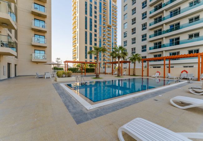 Апартаменты на Dubai - Великолепный вид сообщества | Красиво меблированный