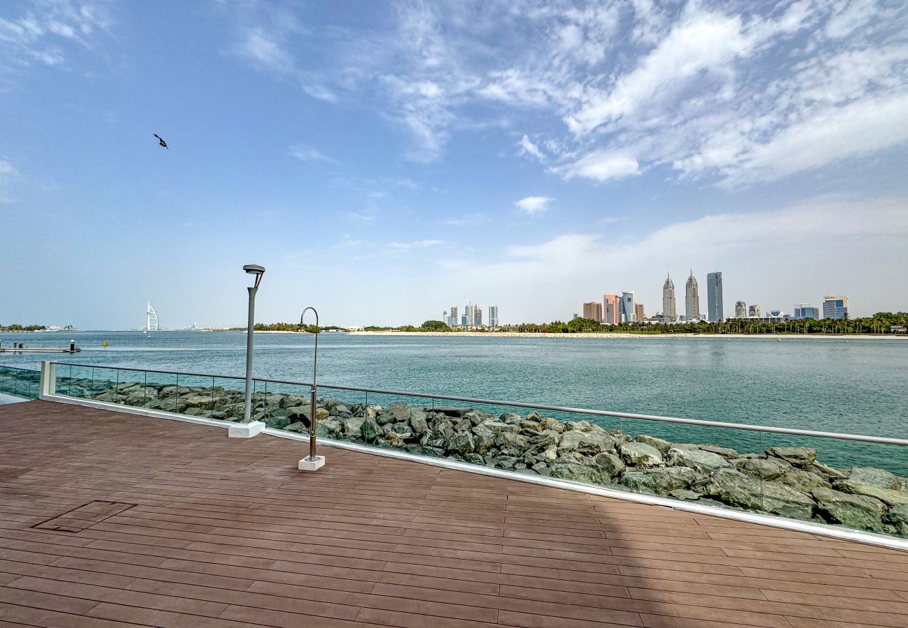 Апартаменты на Dubai - Direct Beach Access | Spectacular Views | Upgraded