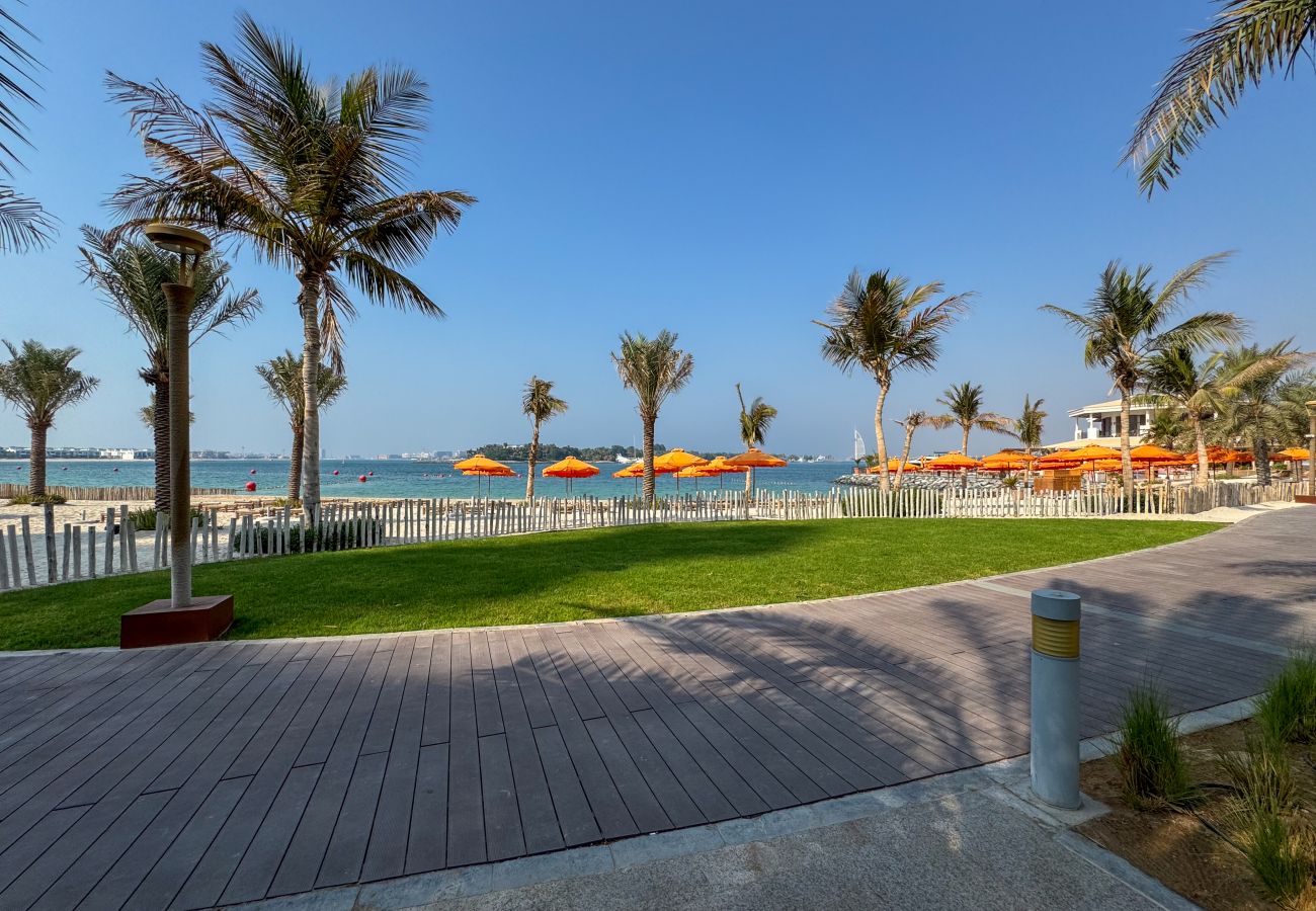 Апартаменты на Dubai - Direct Beach Access | Spectacular Views | Upgraded