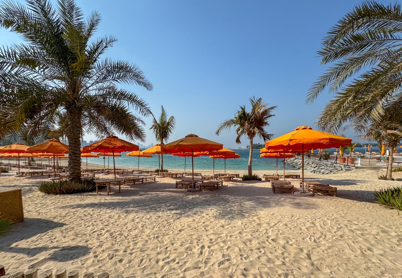 Апартаменты на Dubai - Direct Beach Access | Spectacular Views | Upgraded